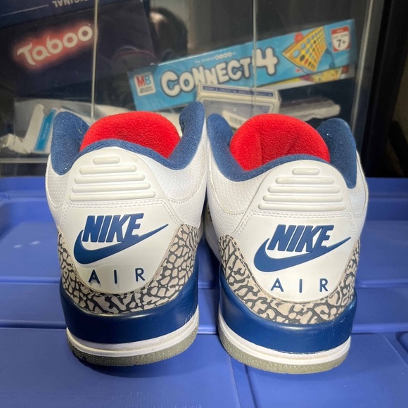 Athletic_Shoes